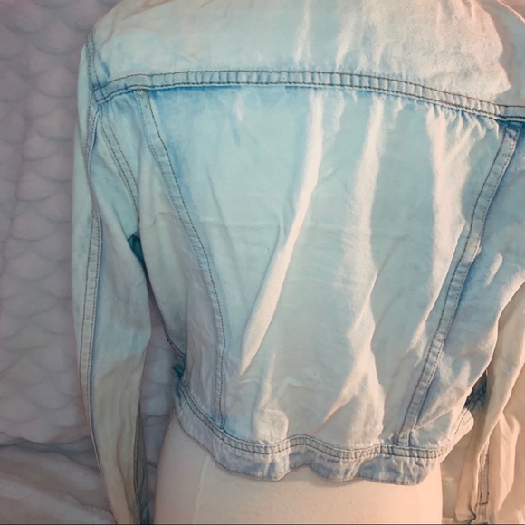 💎5/$25💎 Light Blue Jeans Jacket - Picture 3 of 5